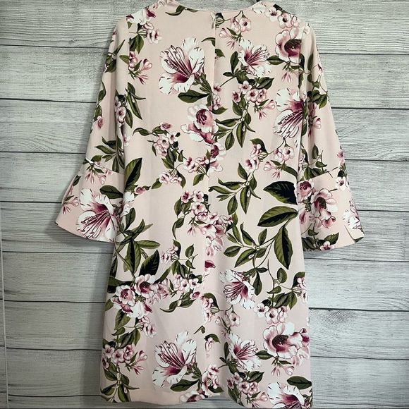 White House Black Market size 2 Petal-Sleeve Shift Dress
STYLE: 570278614 NWT - Picture 7 of 16